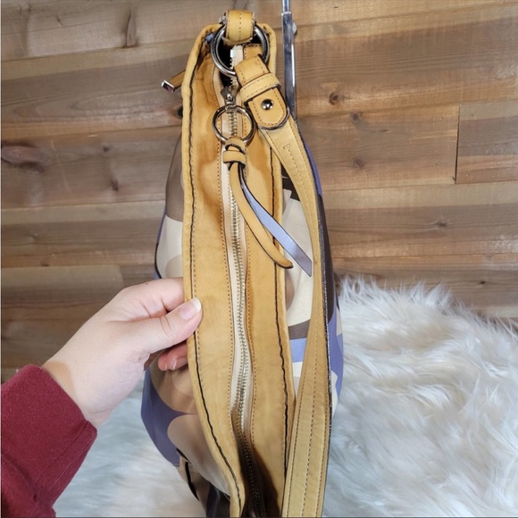 Coach bag & wristlet. Signature C satin style 18969 & matching wristlet. - Picture 11 of 11